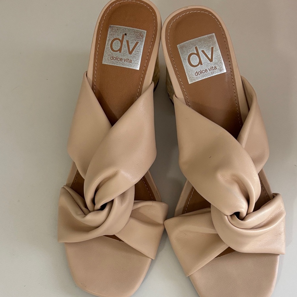 Dolce Vita Women's Tan Knotted Sandals
